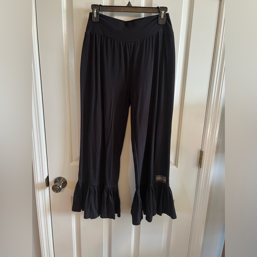 Matilda Jane ruffle crop pants- size medium